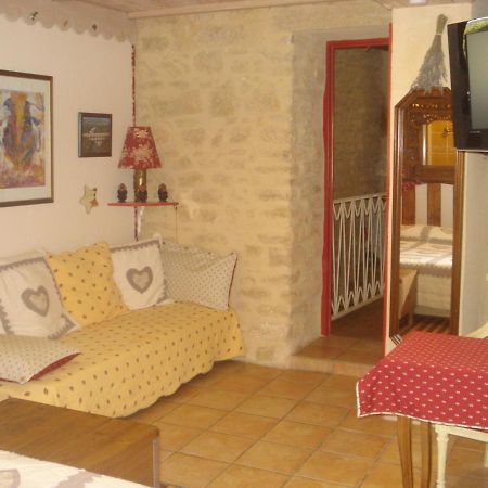 Locastillon Bagian luar foto